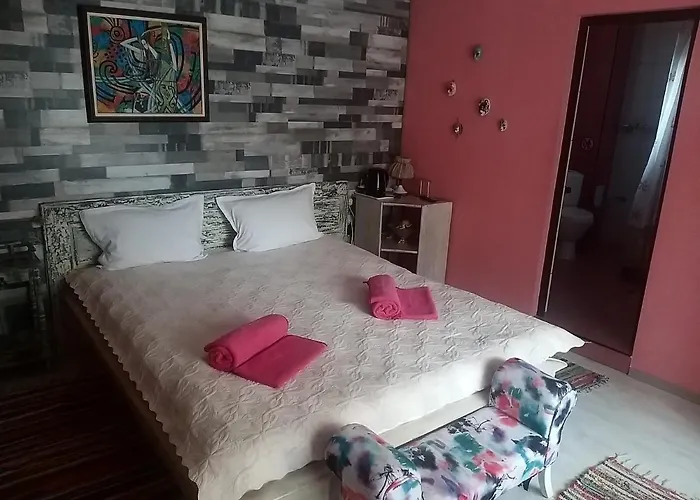 Къща за гости там край реката *