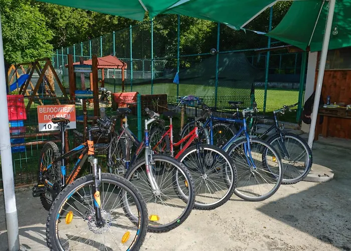 Къща за гости там край реката Slivek