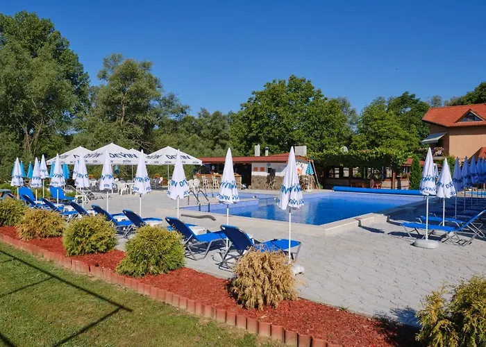 там край реката Къща за гости